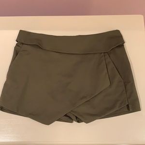 Envelope shorts